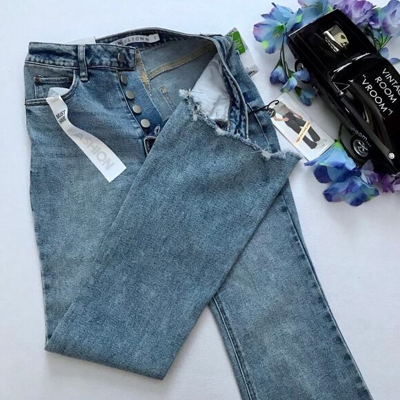 Tinseltown NWT High Rise Flare Jeans Juniors/Women Various - Picture 5 of 11
